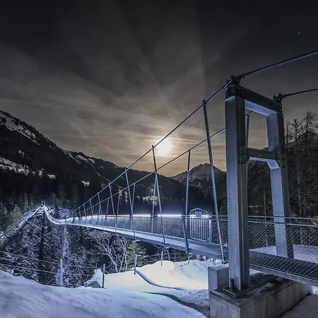 Alpenblick 招待所 3*